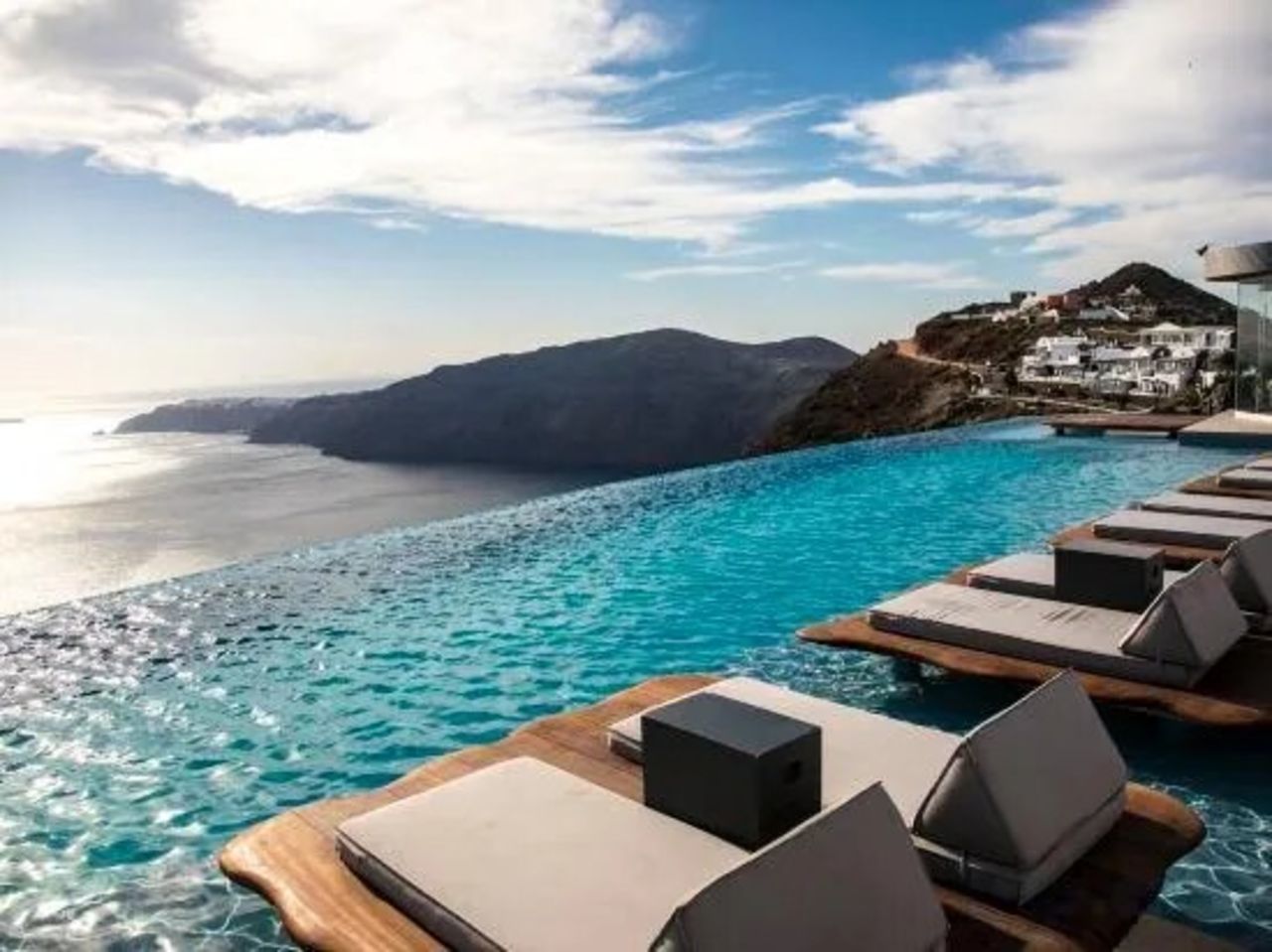 Santorini Cliffside Suites With Private Infinity Pools 🌅